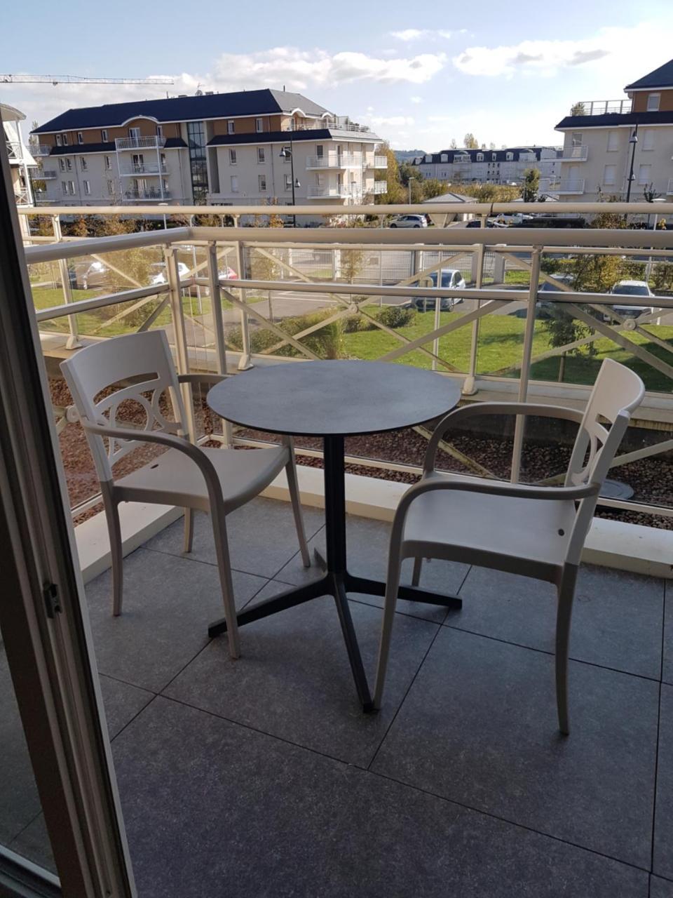 Domitys Le Carrousel Aparthotel Cabourg Buitenkant foto